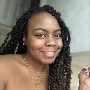 Meet your Posher, Teayra